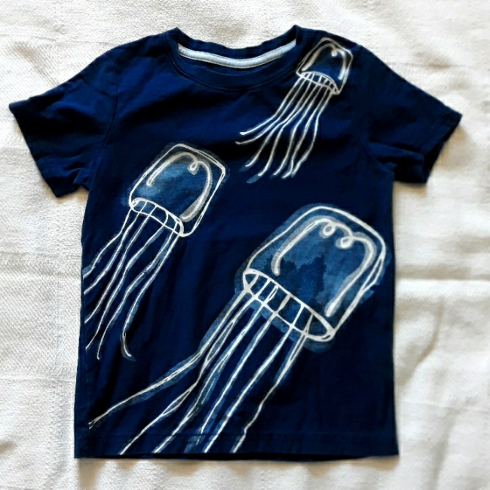 Tea tee, Photosensitive, Jellyfish. Size 6.
